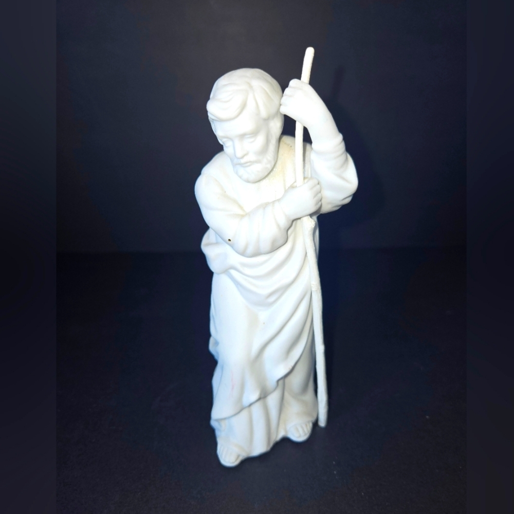 Avon Holy Family Figurine Set Nativity Collectibles White Porcelain 3 Pc 1981